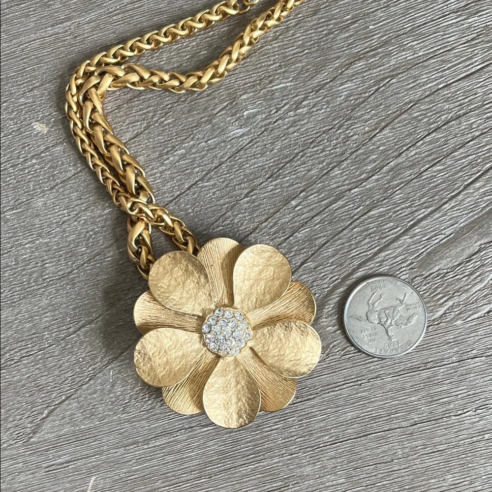 Premier Designs Gold Floral Necklace brooch Pendant - Picture 11 of 11